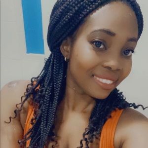 Meet your Posher, Elucienne